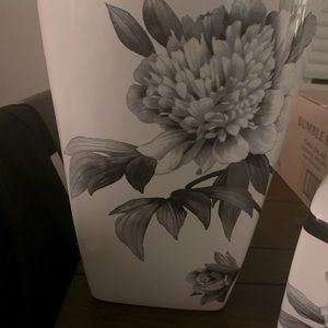 Lennox Bathroom waste basket & tissue box